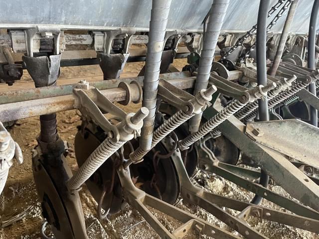 Image of John Deere Van Brunt B equipment image 4