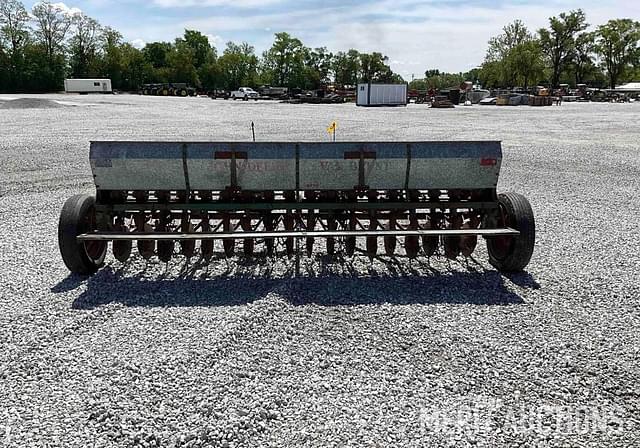 Image of John Deere Van Brunt equipment image 3
