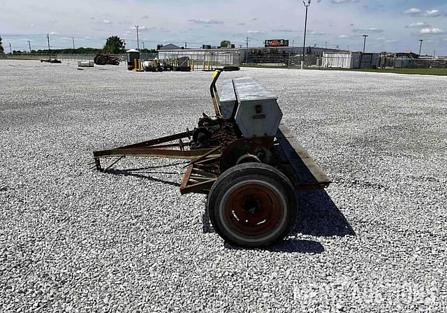Image of John Deere Van Brunt equipment image 1