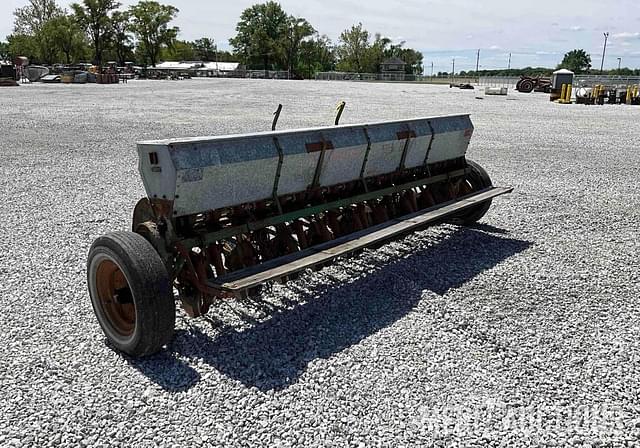 Image of John Deere Van Brunt equipment image 2