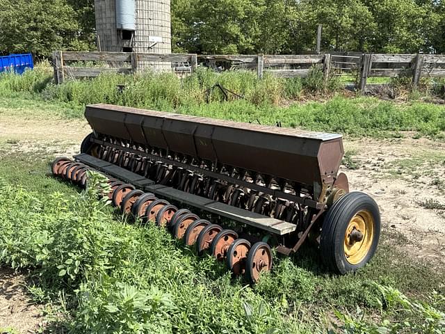 Image of John Deere Van Brunt equipment image 4