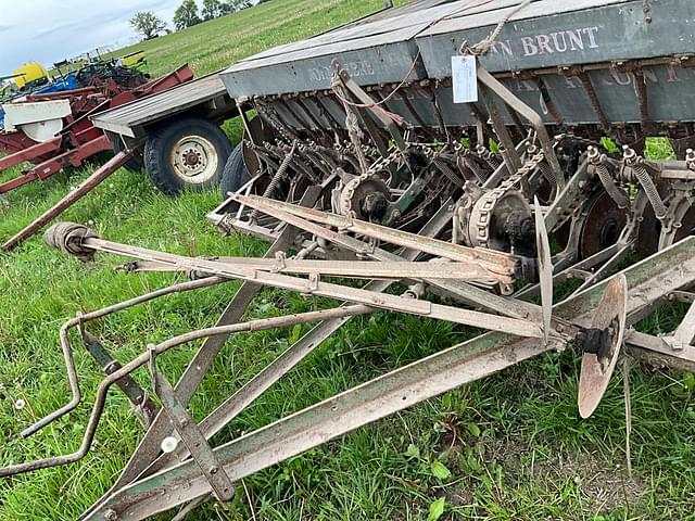 Image of John Deere Van Brunt equipment image 3