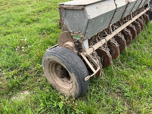 Image of John Deere Van Brunt equipment image 2