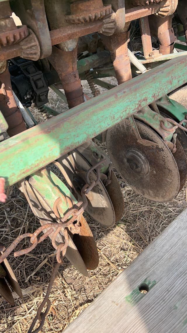 Image of John Deere Van Brunt equipment image 4