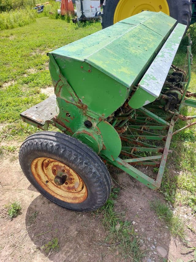 Image of John Deere Van Brunt equipment image 2
