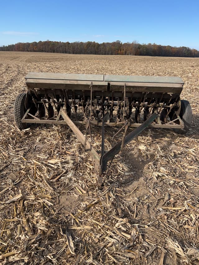 Image of John Deere Van Brunt equipment image 1