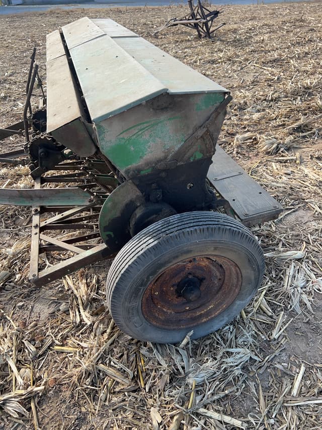 Image of John Deere Van Brunt equipment image 3