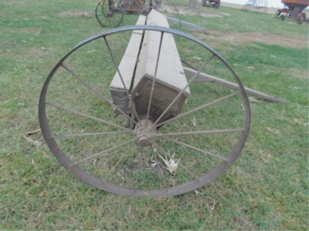 Image of John Deere Van Brunt Image 1