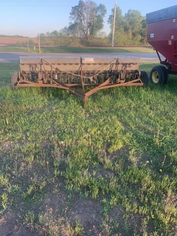 Main image John Deere Van Brunt B