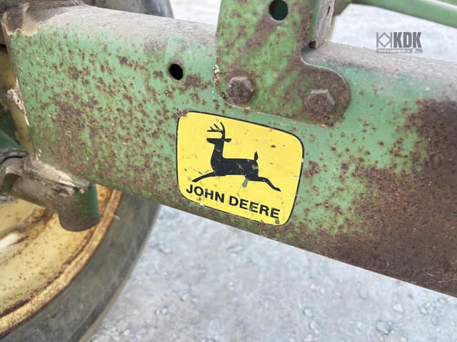 Image of John Deere 1065A equipment image 4