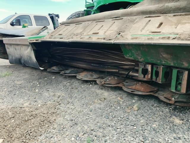 Image of John Deere W235 equipment image 3