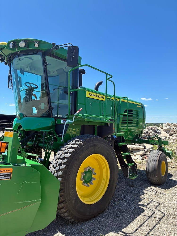 2022 John Deere W235M Equipment Image0