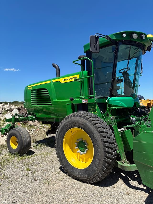 Image of John Deere W235M equipment image 3