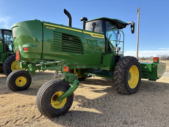 Image of John Deere W235R equipment image 2