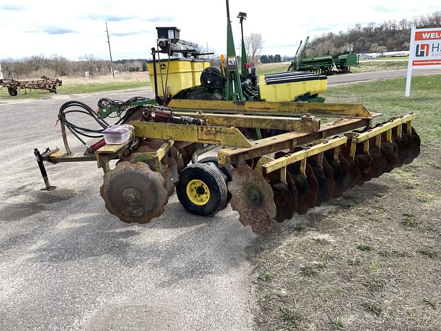 Image of John Deere WH83 equipment image 4