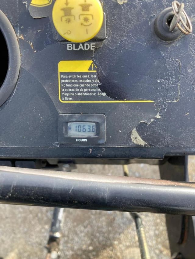 Image of John Deere WH52A equipment image 2