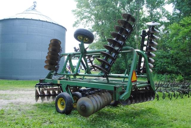 Image of John Deere 230 equipment image 2