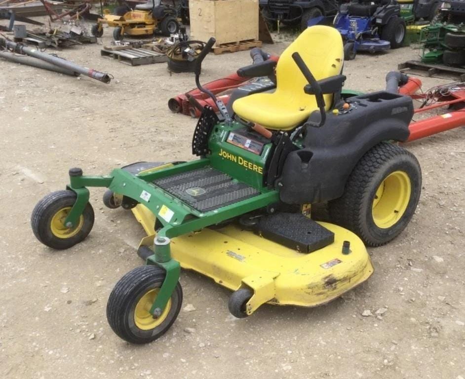 John Deere X465 Equipment Image0