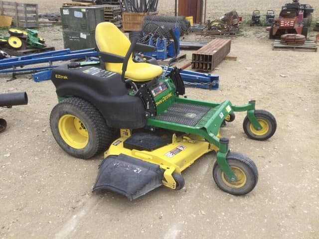 Image of John Deere X465 equipment image 1