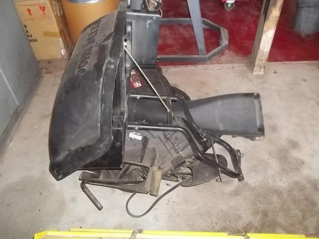 Image of John Deere X530 equipment image 4