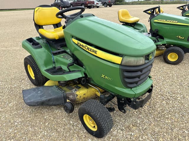Image of John Deere X300 equipment image 2