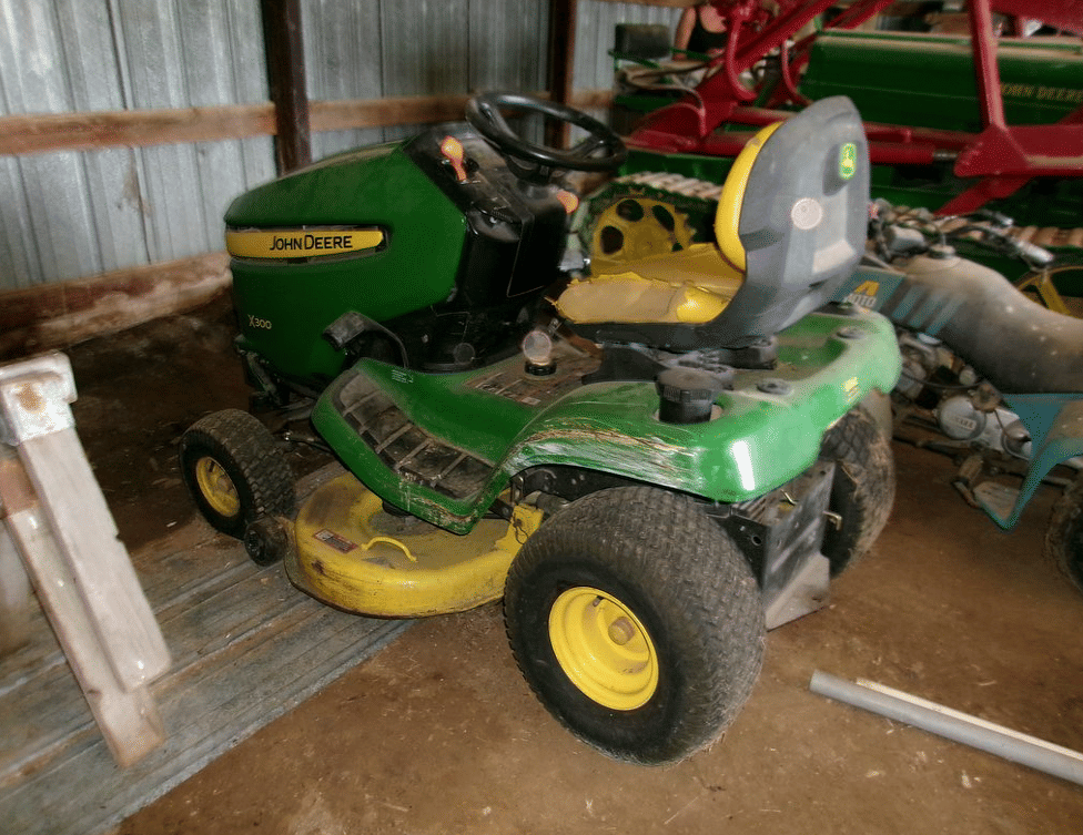 Image of John Deere X300 Image 0