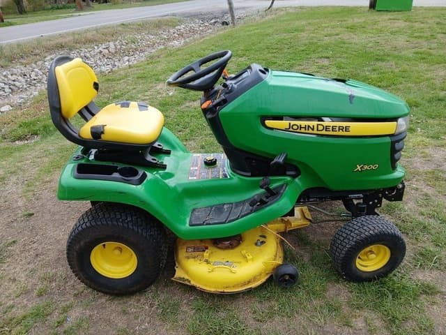 Image of John Deere X300 equipment image 2