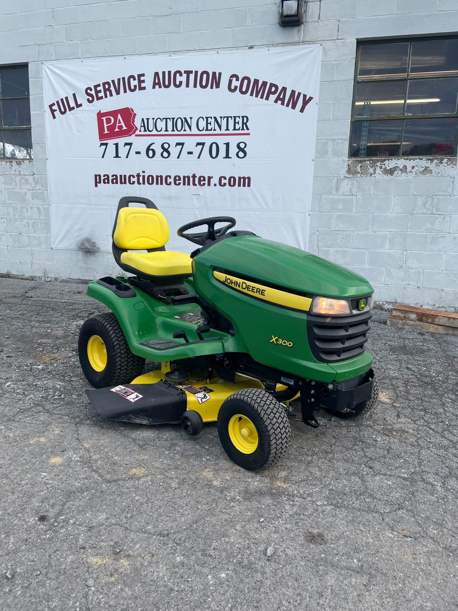 Main image John Deere X300