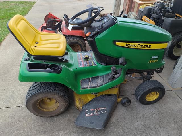 Image of John Deere X300 equipment image 3