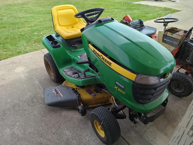 Image of John Deere X300 equipment image 4