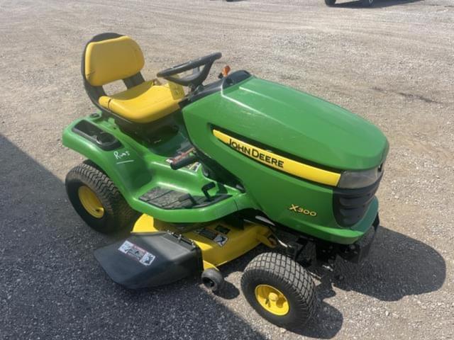 Image of John Deere X300 equipment image 3