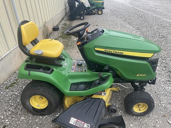 Image of John Deere X300 equipment image 3