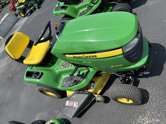 Image of John Deere X300 equipment image 1