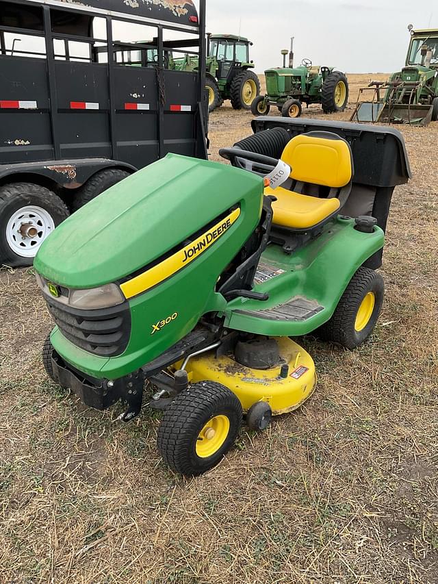 Image of John Deere X300 equipment image 1