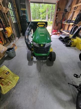 Image of John Deere X300 equipment image 4