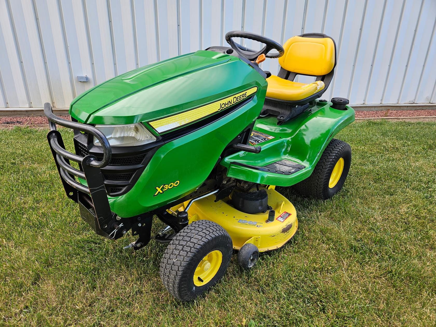 John Deere X300 Equipment Image0