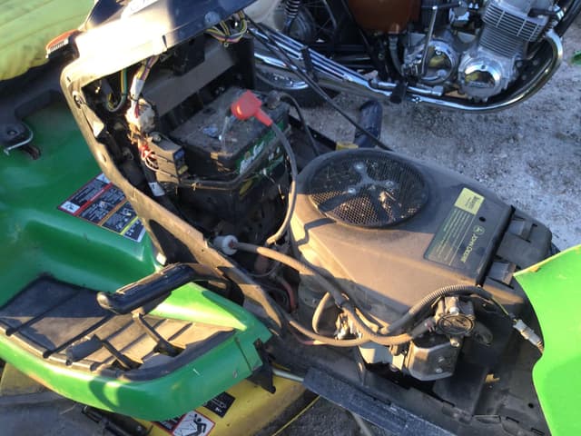 Image of John Deere X300 equipment image 3