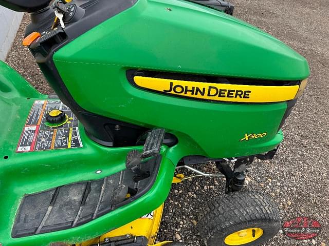 Image of John Deere X300 equipment image 1