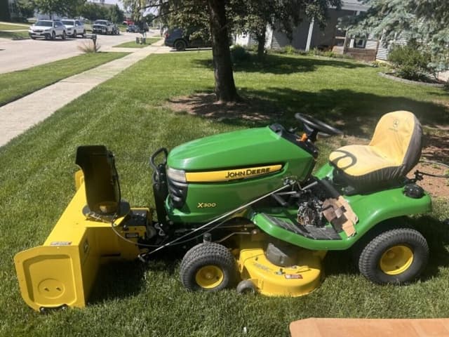 Image of John Deere X300 equipment image 1