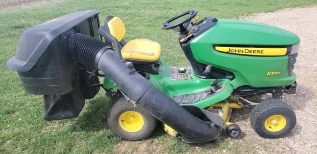 Main image John Deere X300
