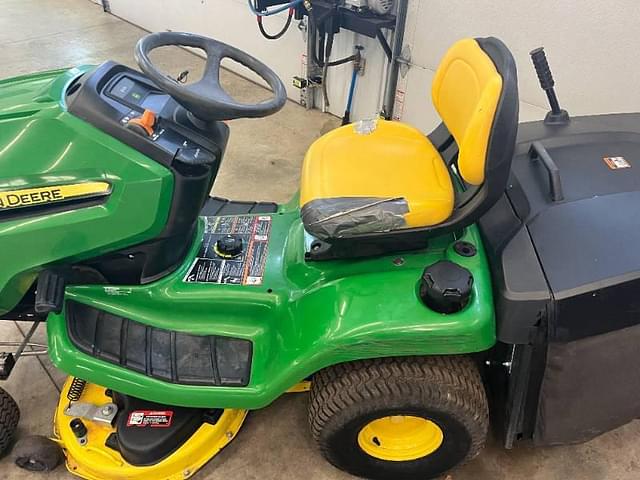 Image of John Deere X300R equipment image 3