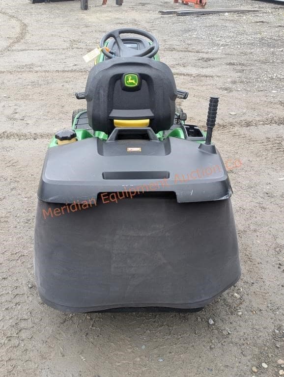 Image of John Deere X300R equipment image 3