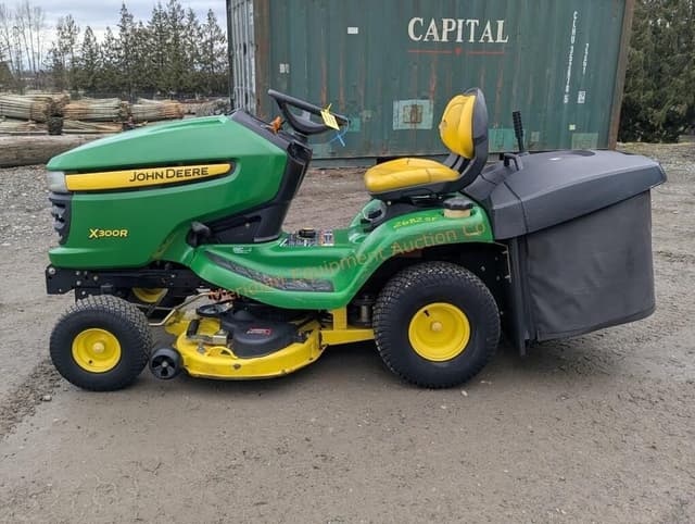 Image of John Deere X300R equipment image 1