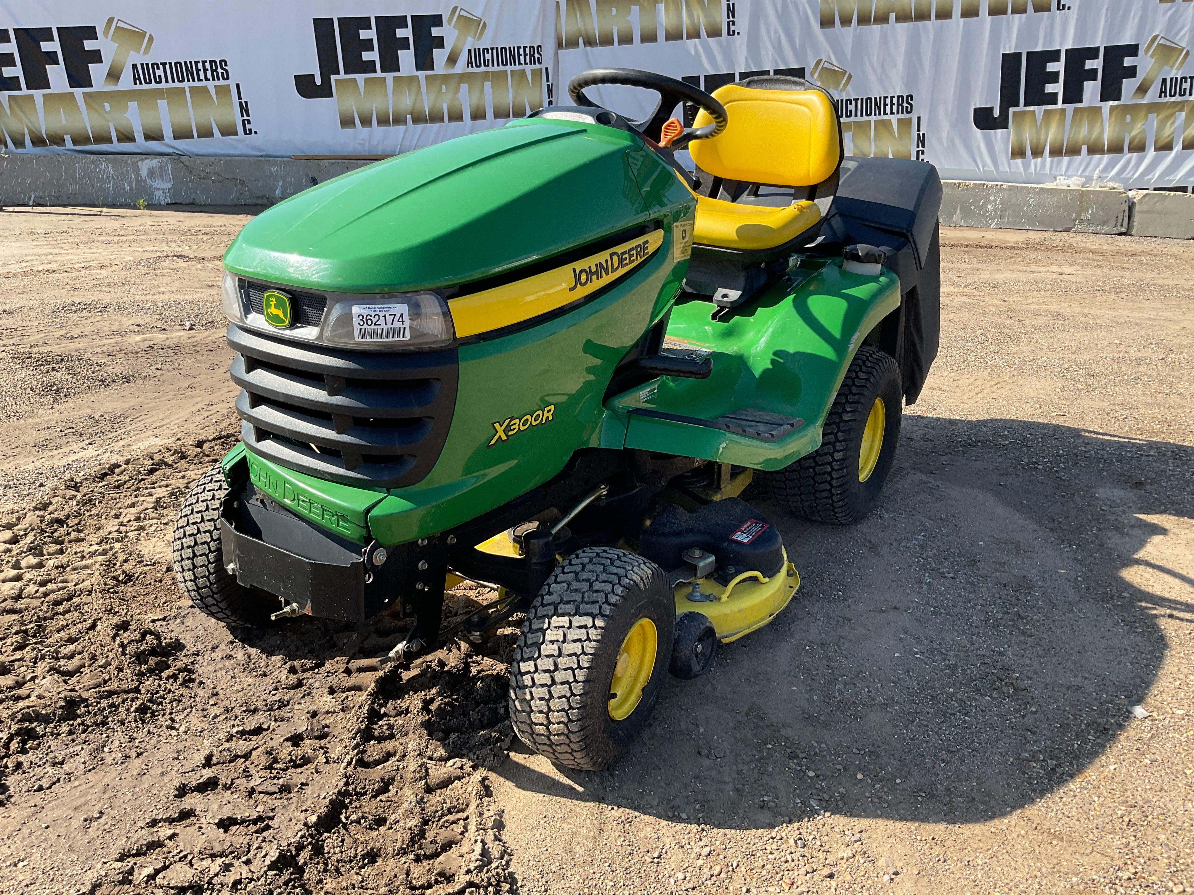 Main image John Deere X300R