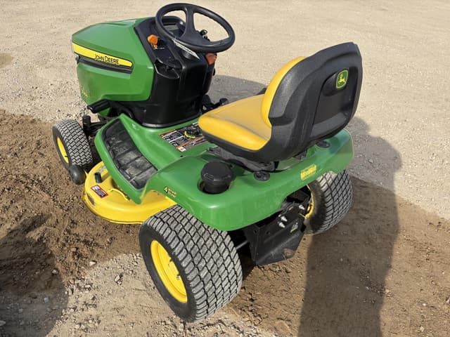 Image of John Deere X304 equipment image 3