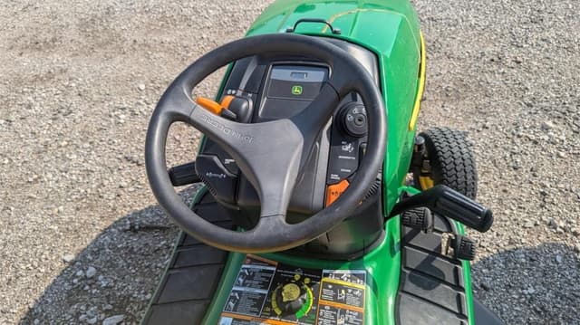 Image of John Deere X304 equipment image 4