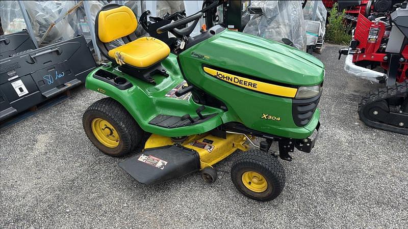 Image of John Deere X304 Image 0