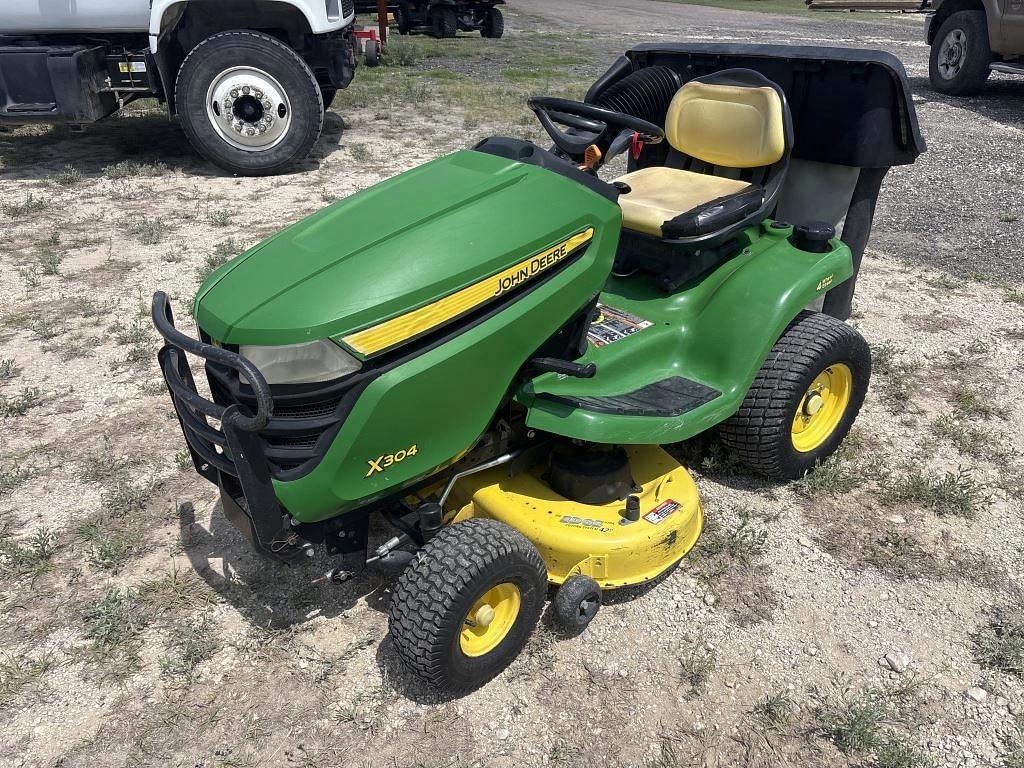 Image of John Deere X304 Primary image