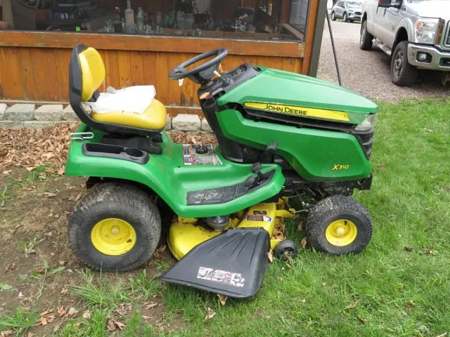 Image of John Deere X310 equipment image 3