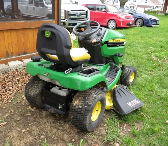Image of John Deere X310 equipment image 4